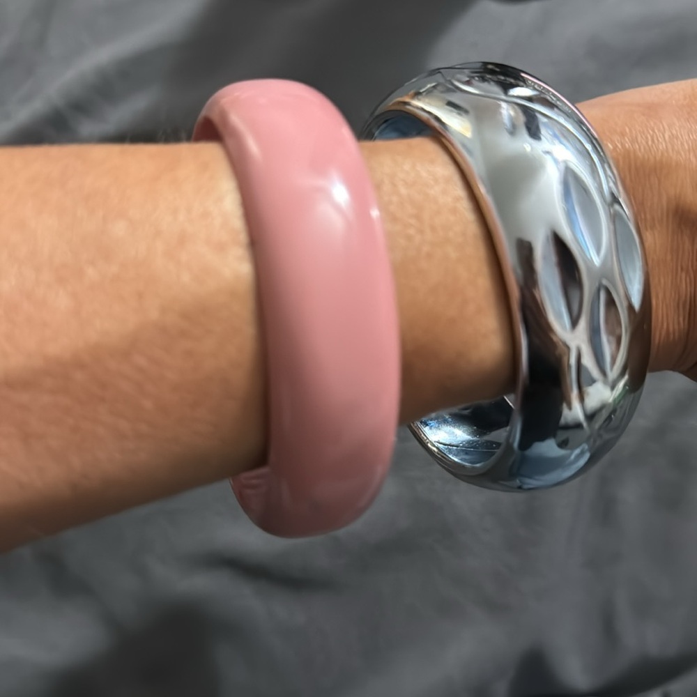 Bundle of bangle bracelets - Picture 5 of 9